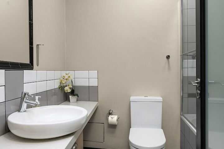 Room 192 of 215
