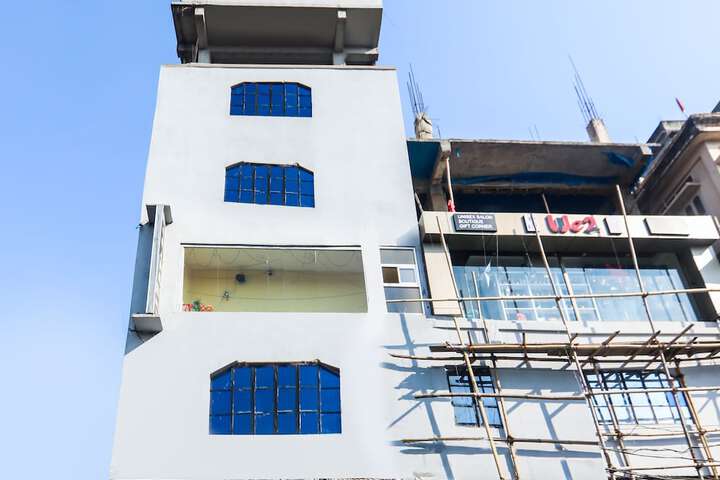OYO 27073 Hotel Grand Silicon