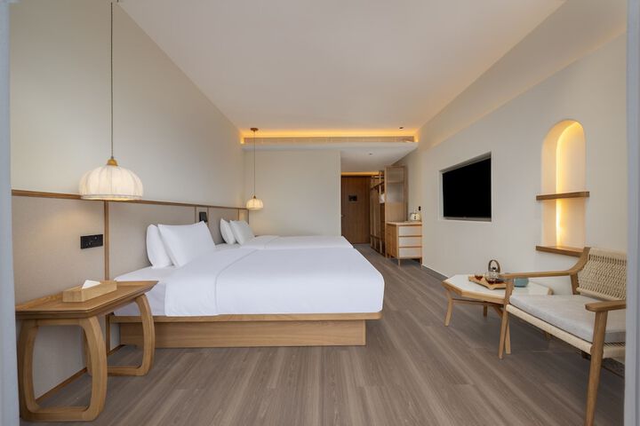 Room 6 of 85