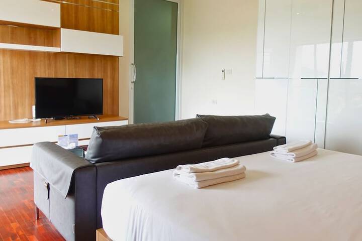 Room 4 of 38