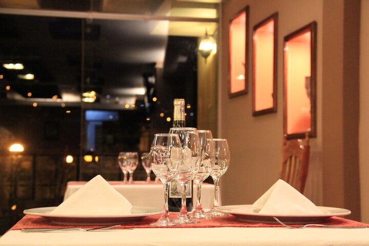 Dining 31 of 49