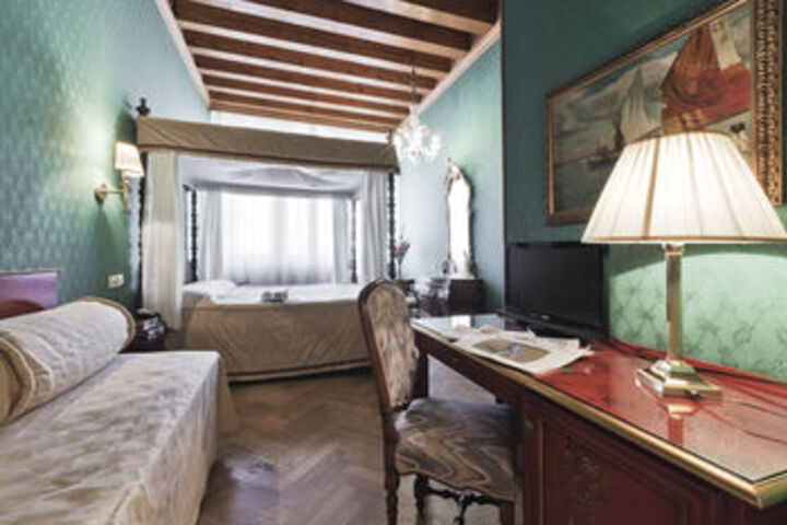 Room 21 of 23