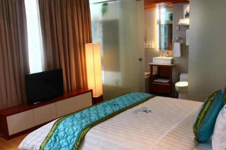 Room 11 of 42