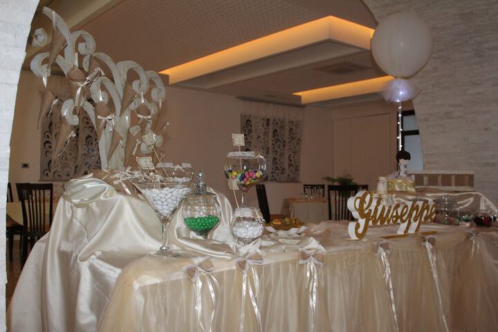 Ballroom/Hall 48 of 60
