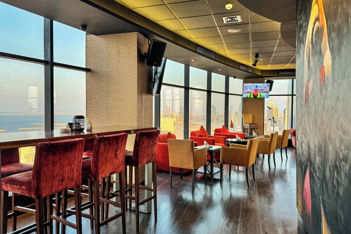 Lounge 87 of 114