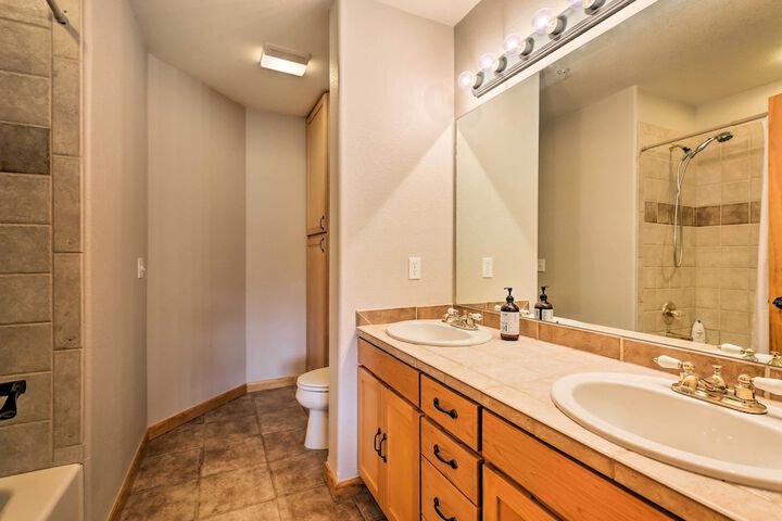 Steps to Grand Lake: Condo w / Deck & Mtn Views