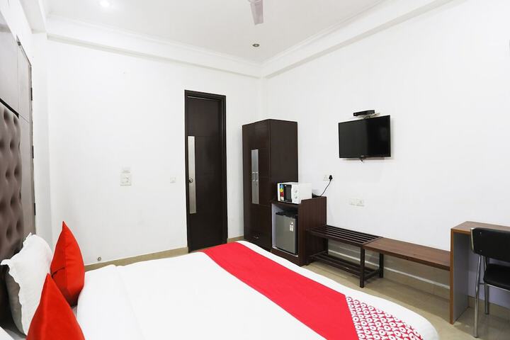 Room 4 of 30