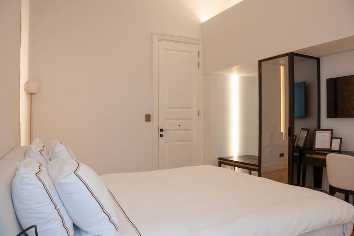 Room 15 of 119