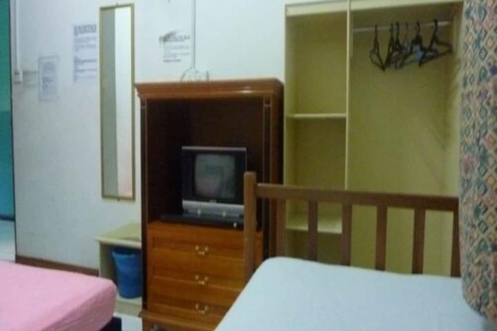 Room 12 of 30