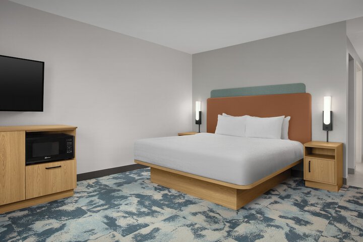 Room 16 of 77
