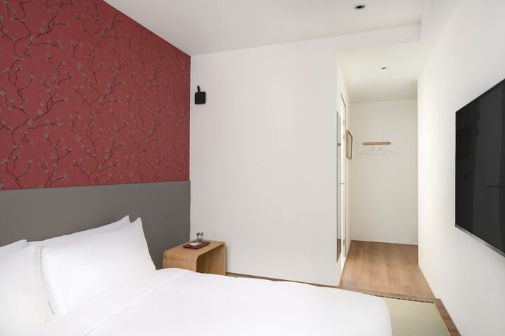 Room 7 of 46