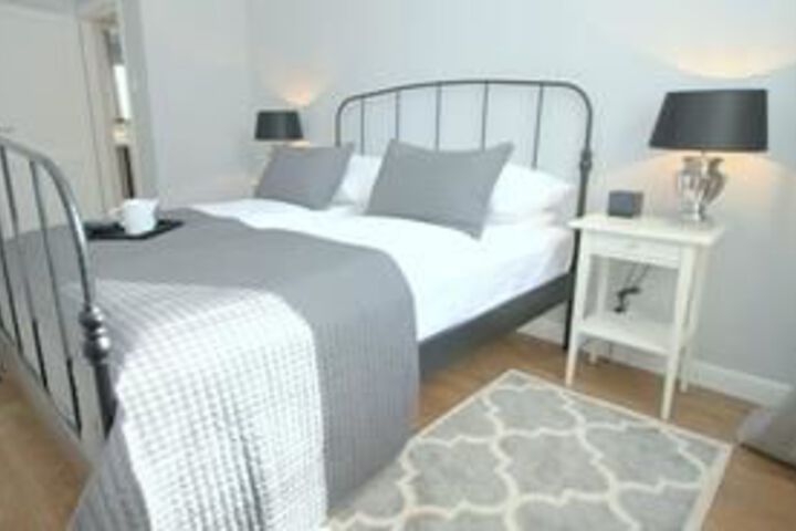 Room 10 of 20