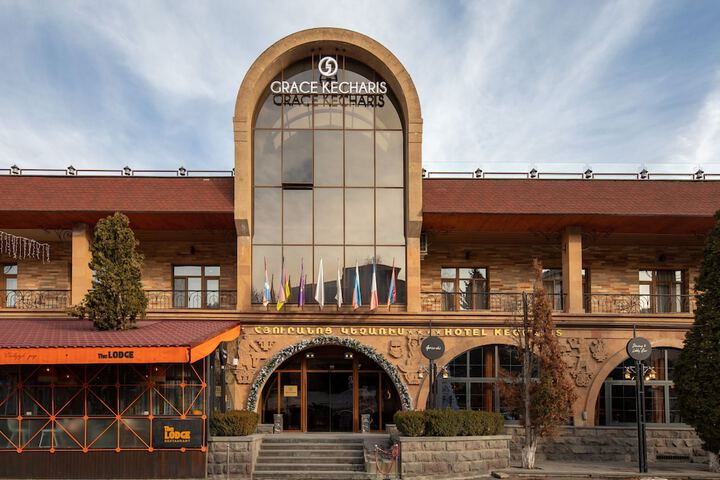 Kecharis Hotel & Resort