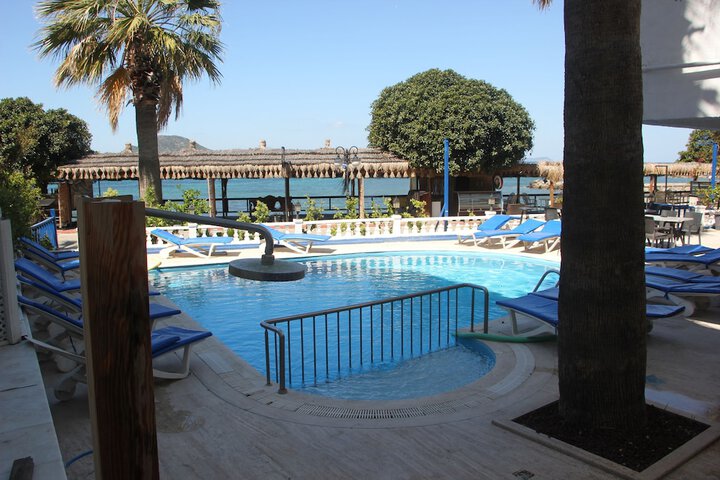 Pool 13 of 34