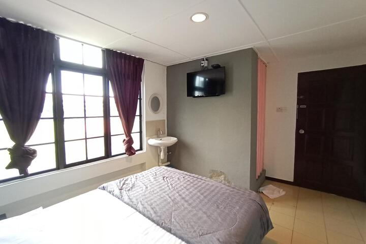 Room 3 of 19