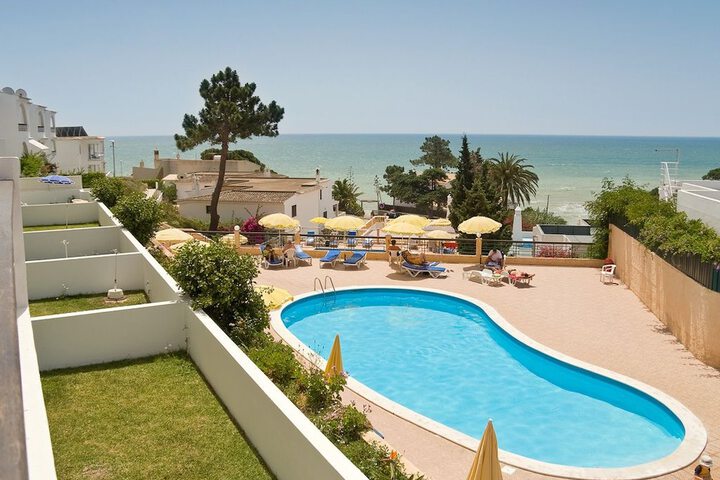 Hotel Pool