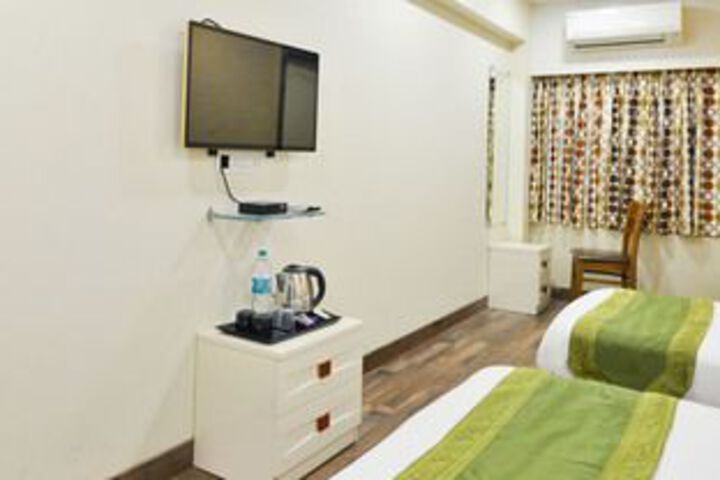 Room 19 of 38