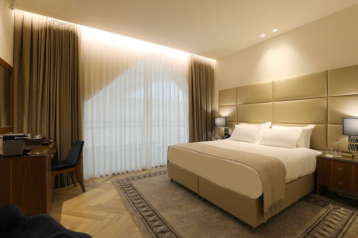 Room 13 of 53