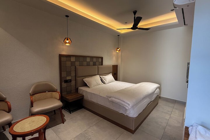 Room 27 of 95