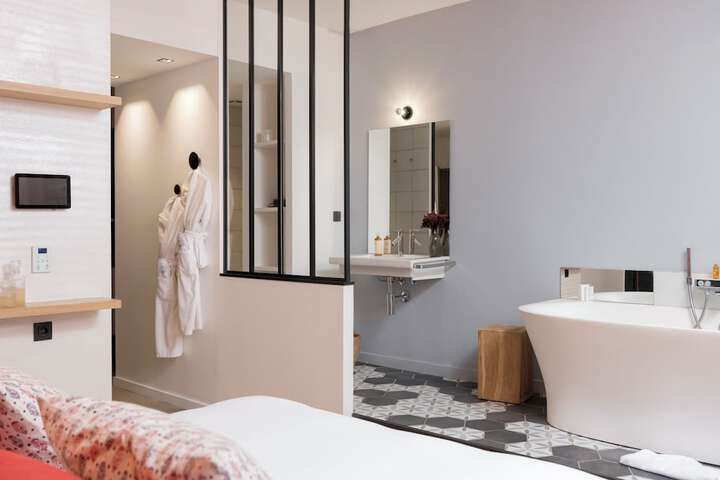 Room 640 of 780