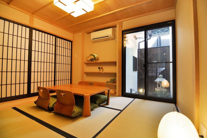 Room 4 of 15