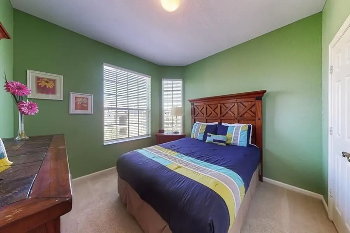 Room 2 of 25