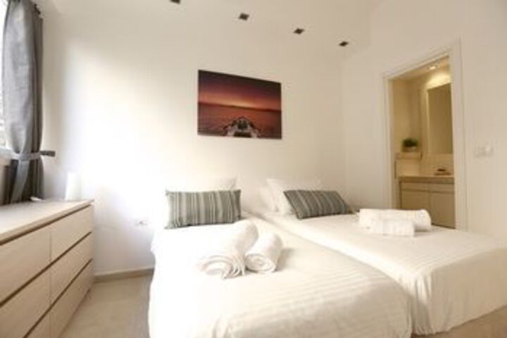 Room 8 of 21