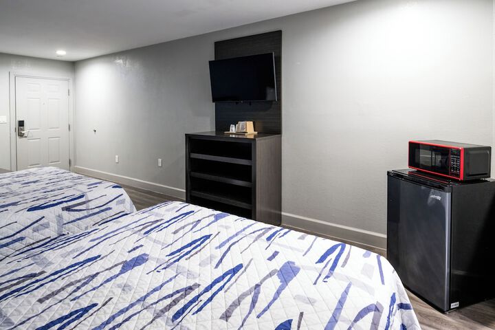 Room 6 of 51
