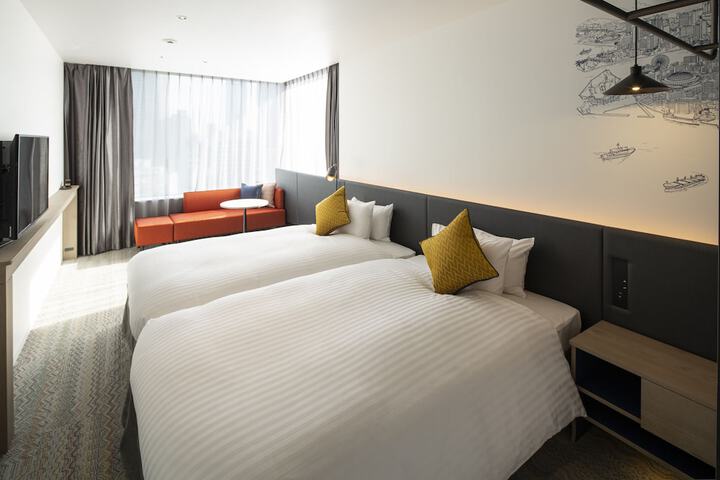 Room 18 of 100