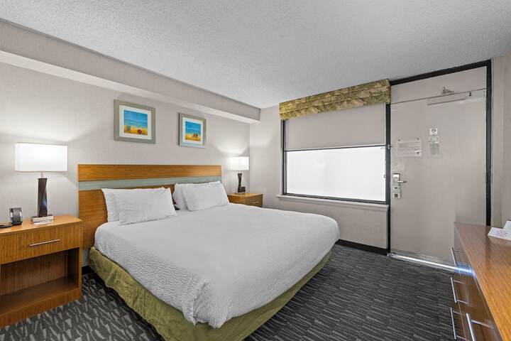 Room 8 of 35