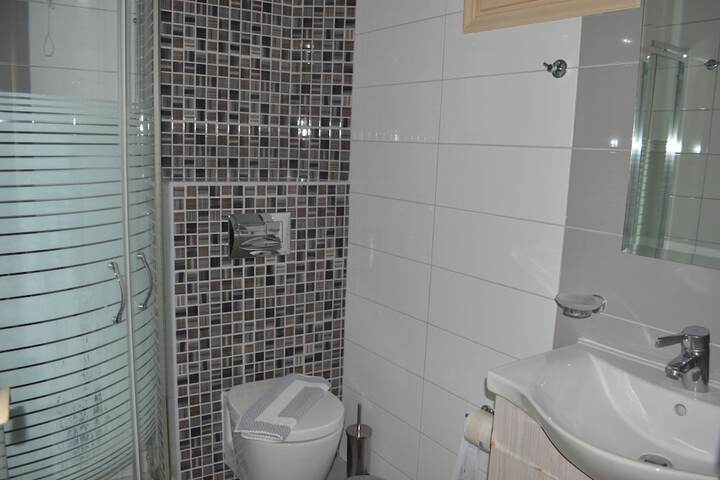 Room 37 of 105