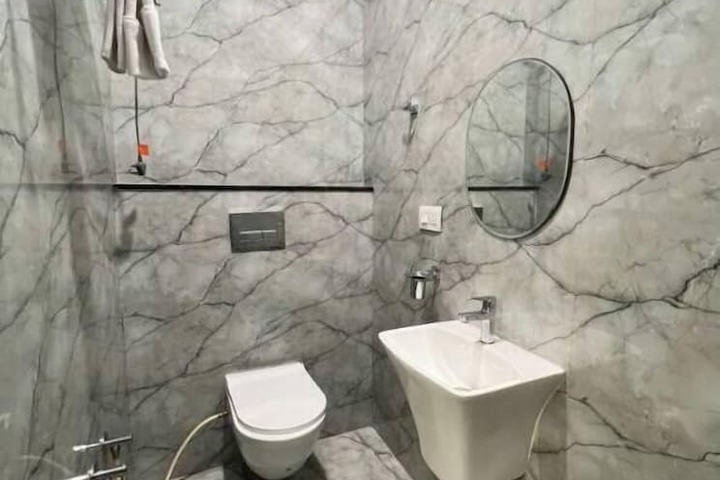Room 12 of 14