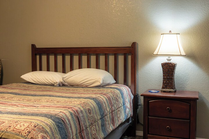 Room 302 of 917