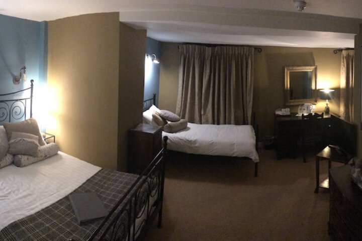 Room 4 of 68