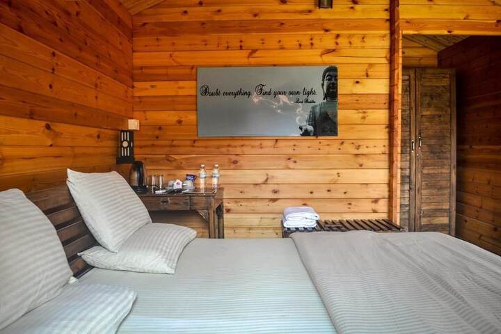 Room 6 of 75
