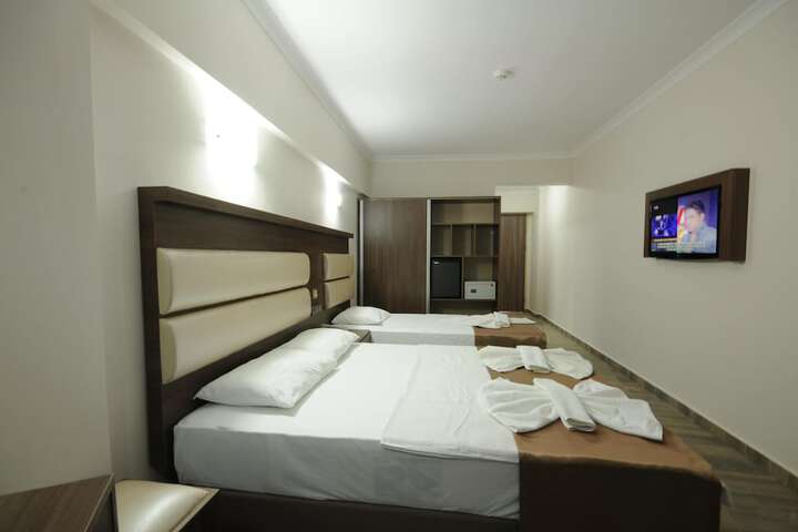 Room 4 of 34