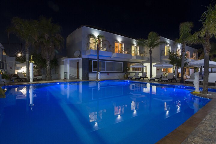 Pool 26 of 50
