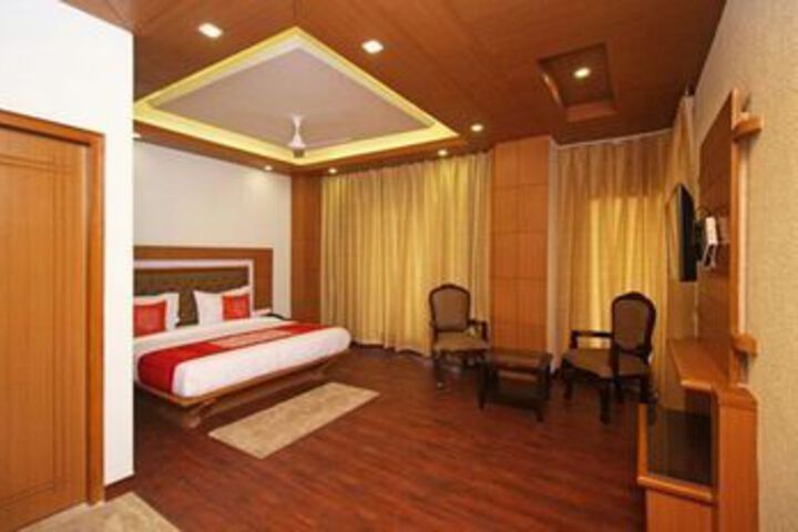 Room 6 of 20