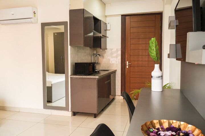 Room 16 of 32