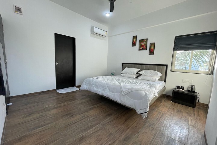 Room 8 of 41
