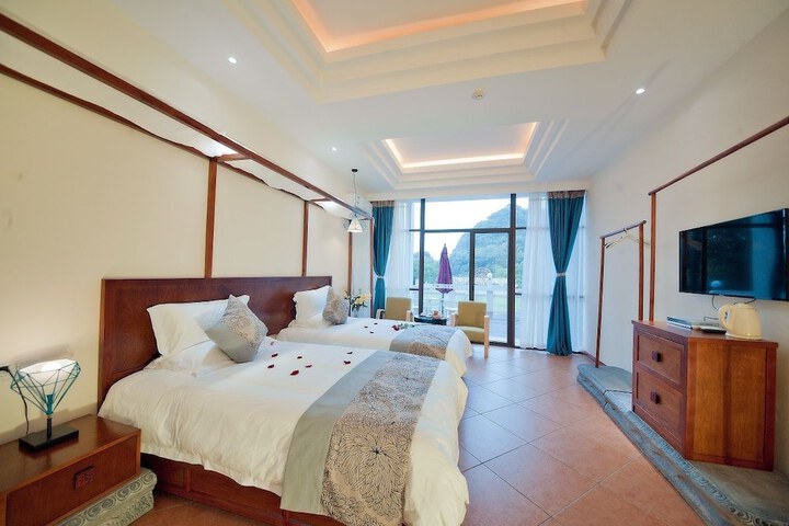 Room 18 of 161