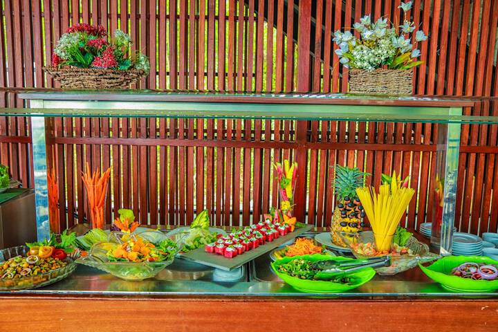 Dining 58 of 77