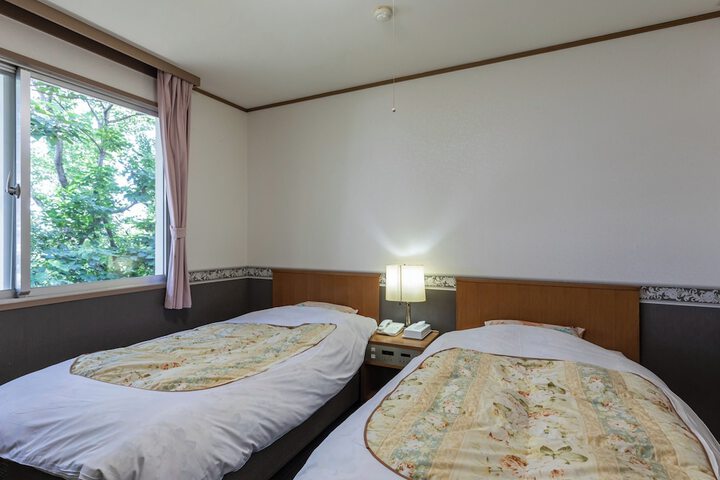 Room 25 of 96