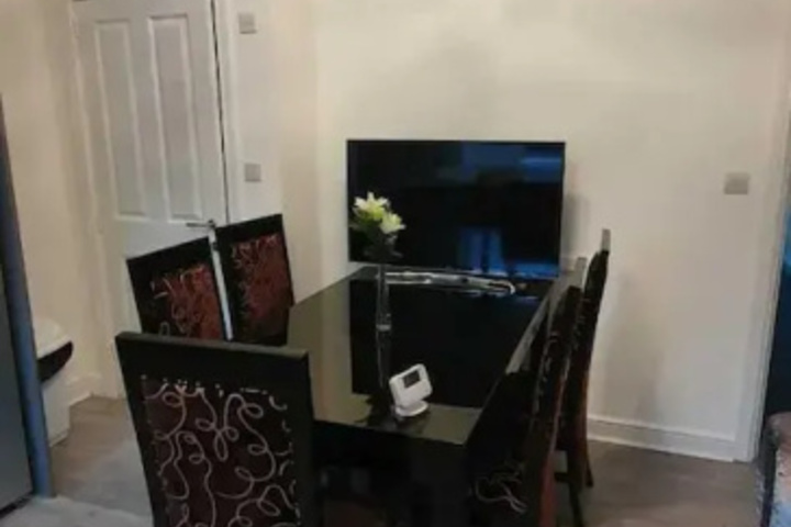 Room 12 of 16