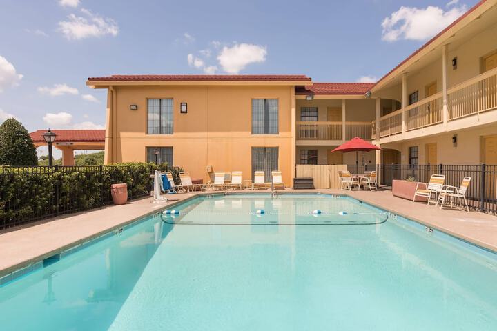Hotel Pool