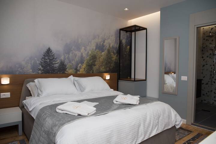 Room 16 of 40