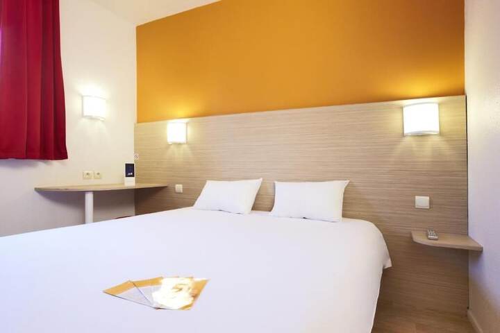Room 11 of 29