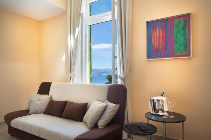 Suite Room
