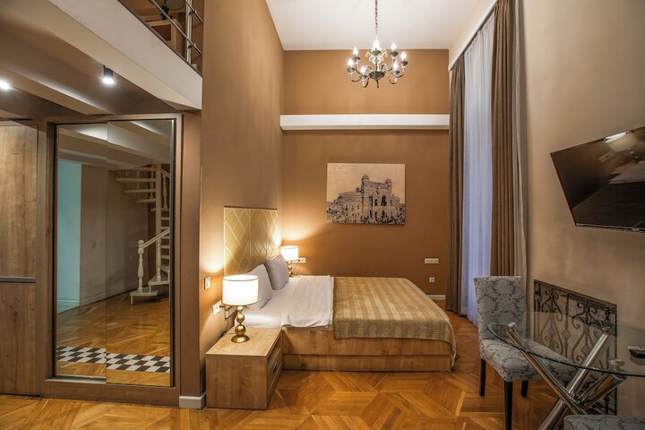 Room 44 of 91