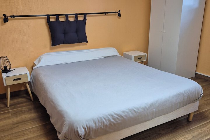 Room 6 of 6